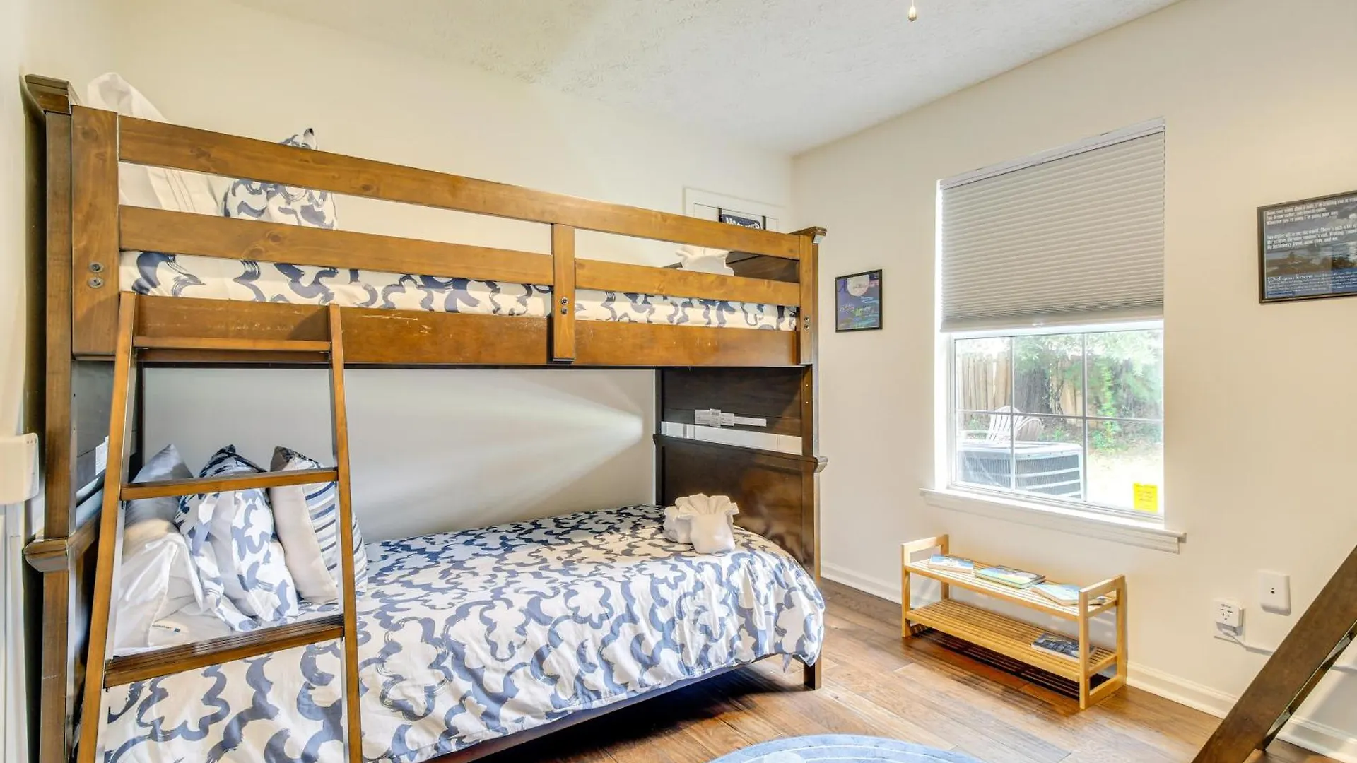 Near Dtwn And Beach Savannah Home With Game Room! 0*,