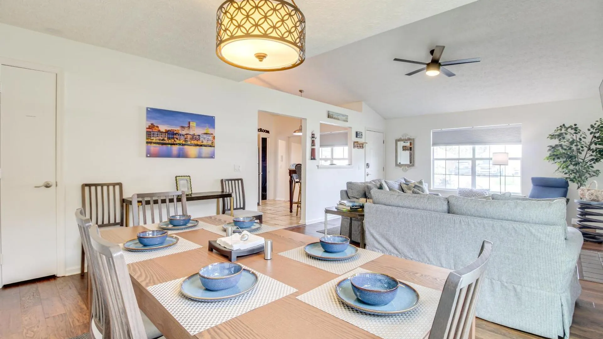 Holiday home Near Dtwn And Beach Savannah Home With Game Room!